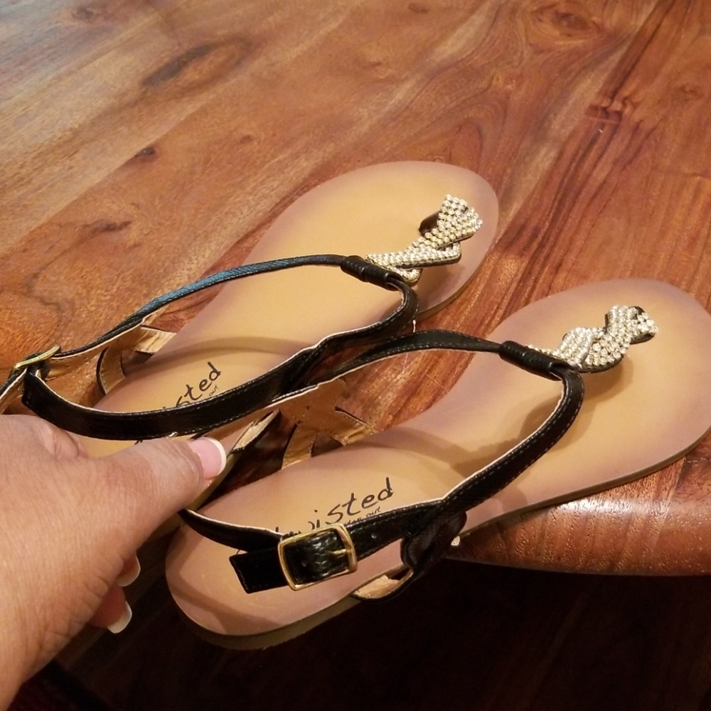 Twisted  black sandals with rhinestones